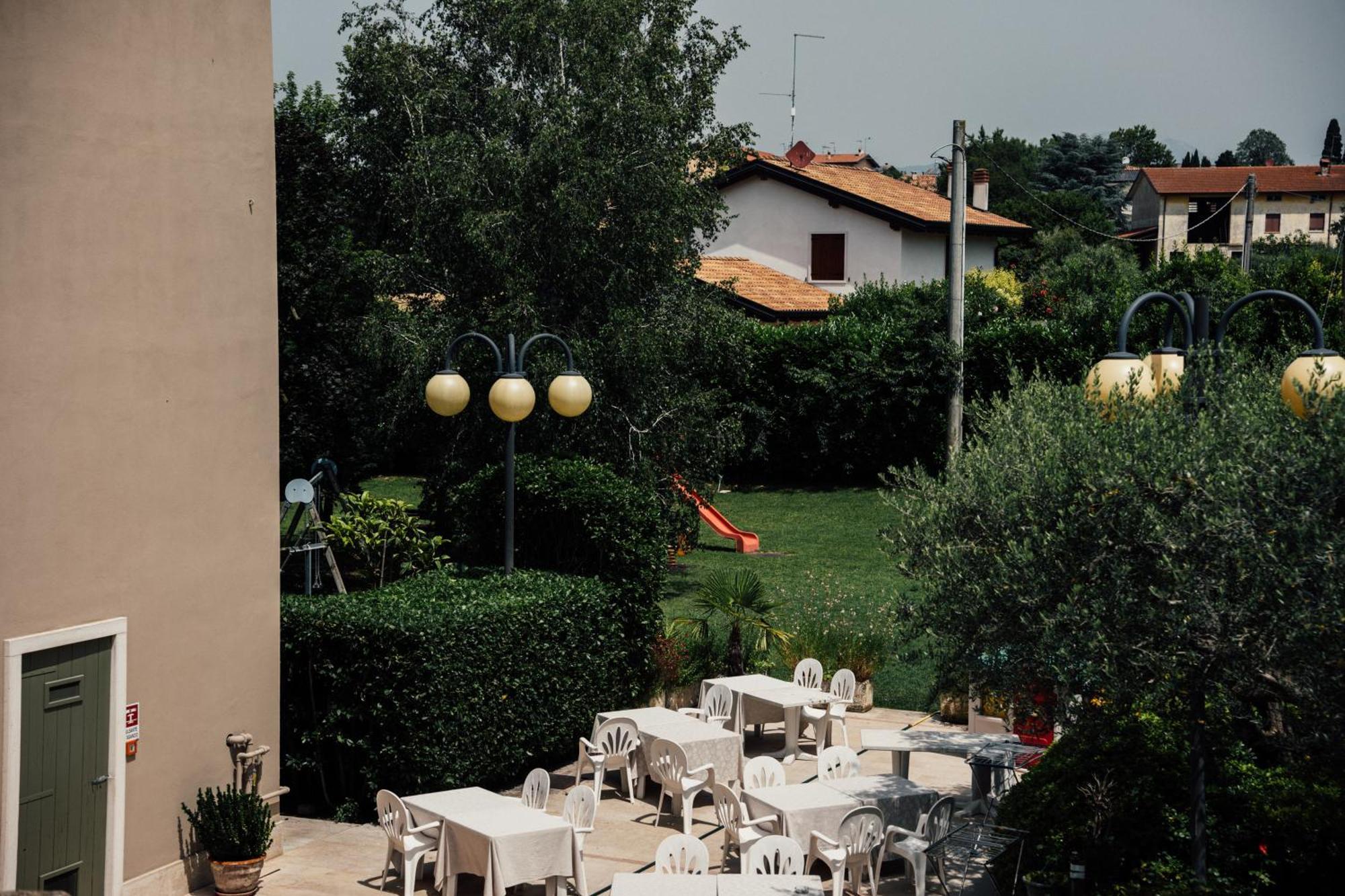 Albergo La Meridiana Castelnuovo del Garda Exterior photo
