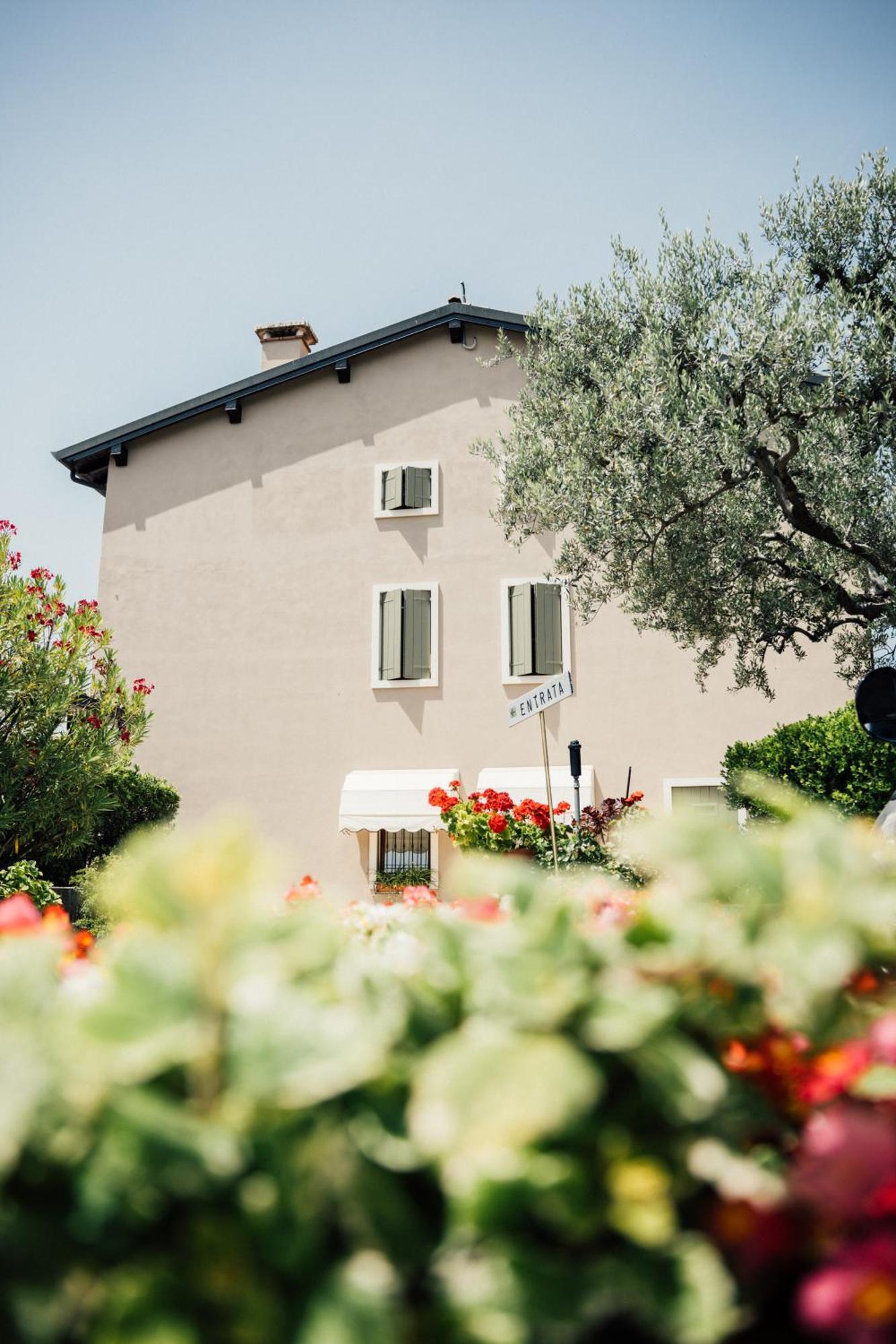 Albergo La Meridiana Castelnuovo del Garda Exterior photo