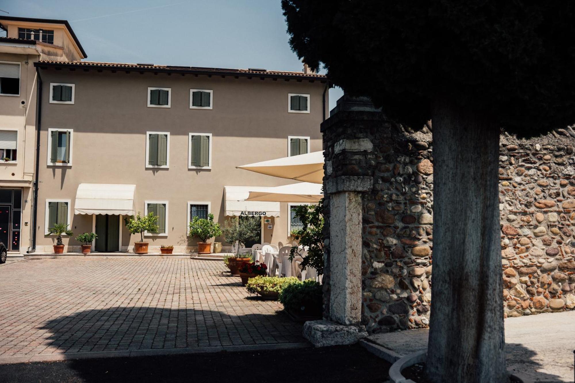 Albergo La Meridiana Castelnuovo del Garda Exterior photo